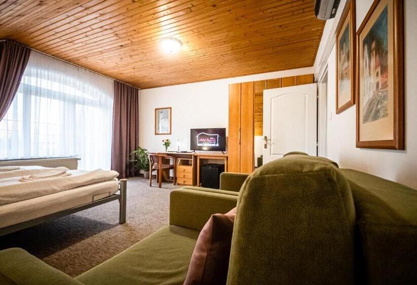 آپارتمان 1 خوابه با بالکن, Squash Centrum