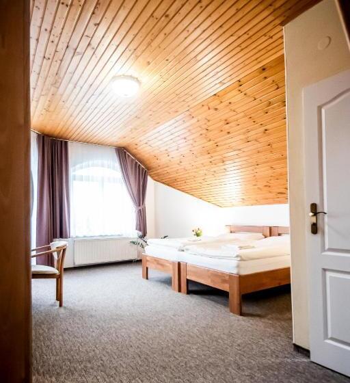 آپارتمان 1 خوابه با بالکن, Squash Centrum