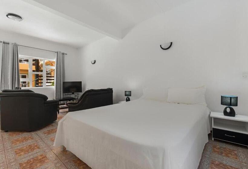 스탠다드 스튜디오, Wanna Studio Apartments