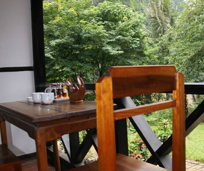 بنجلو قياسى مزوَّد بشرفة, Phaxang Resort Nong Khiaw