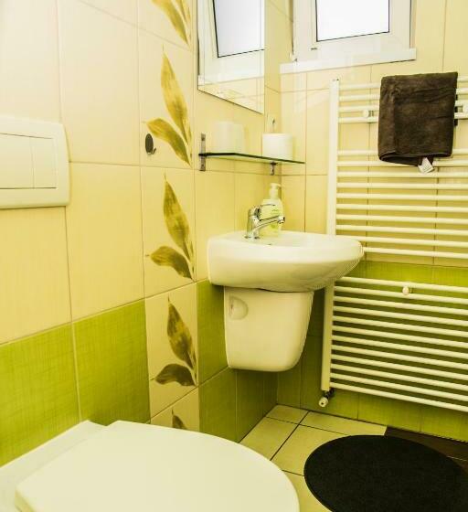 스탠다드 스튜디오, Penzion Fako