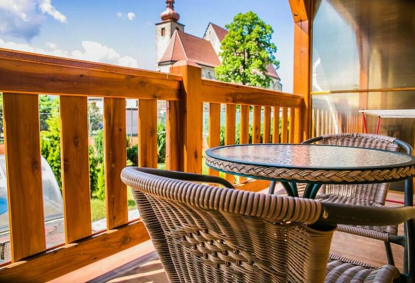 스탠다드 스튜디오, Penzion Fako