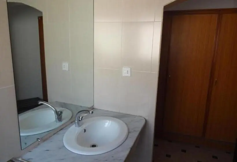 اتاق اکونومی, Shelton Hotel Rawalpindi
