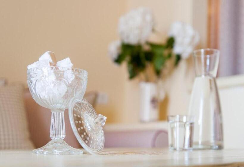 クイーンサイズベッドのスイートルーム, Senses Suites