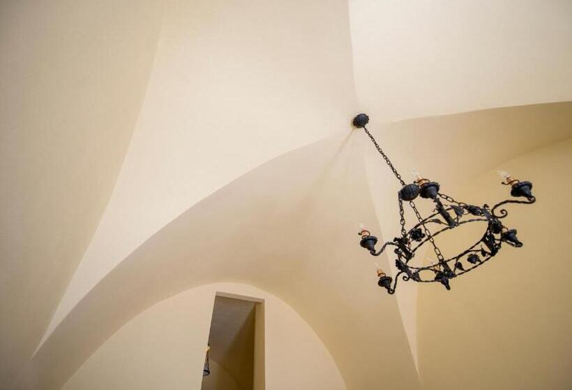 キングサイズベッドのスイートルーム, Senses Suites