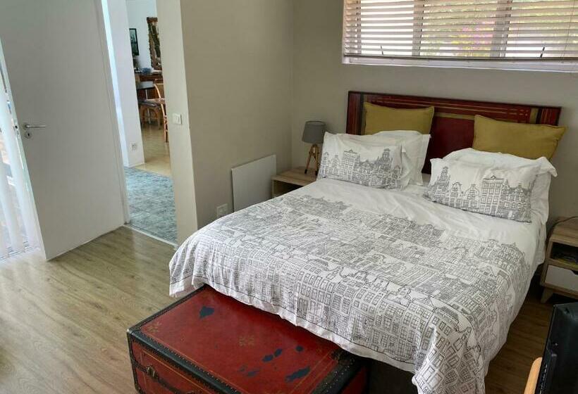 غرفة عائلية مطلّة علي الجبل, Admiralty Bed & Breakfast