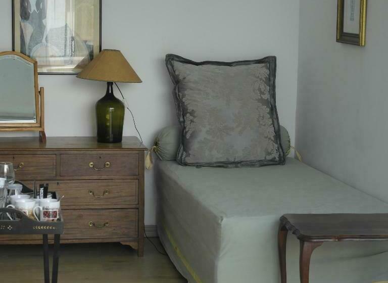 جناح عائلي, Admiralty Bed & Breakfast