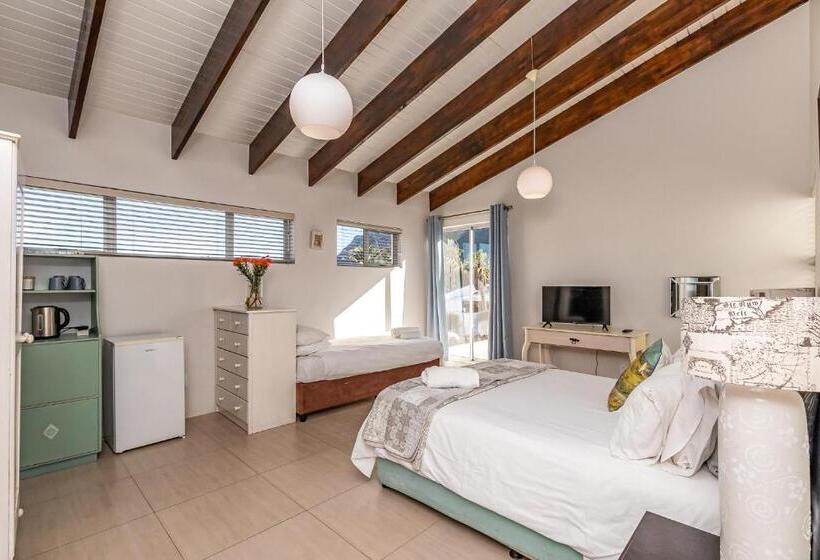 غرفة عائلية مطلّة علي الجبل, Admiralty Bed & Breakfast