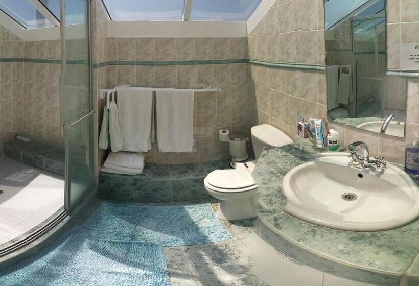 غرفة عائلية مطلّة علي الجبل, Admiralty Bed & Breakfast