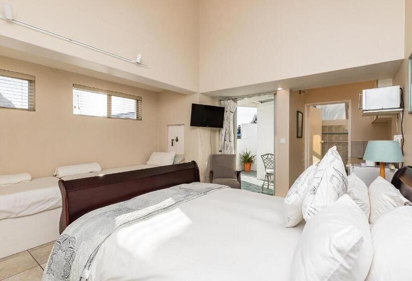 غرفة عائلية مطلّة علي الجبل, Admiralty Bed & Breakfast