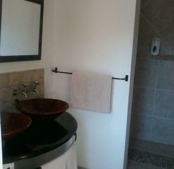 스탠다드 룸 킹사이즈 침대, Akidogo Guest House