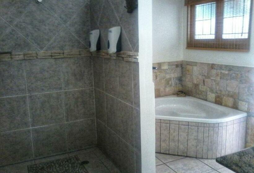 디럭스 룸, Akidogo Guest House