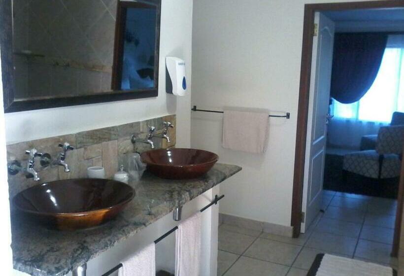 디럭스 룸, Akidogo Guest House