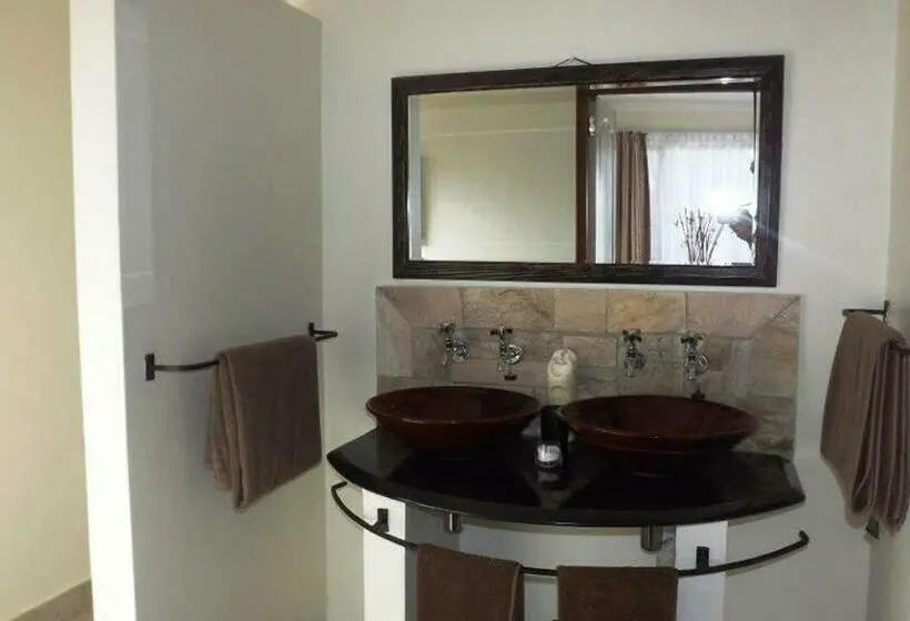 キングサイズベッドのデラックスルーム, Akidogo Guest House