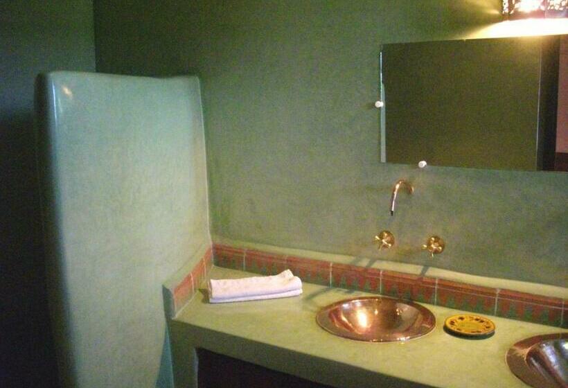 标准三人间, Kasbah Zitoune