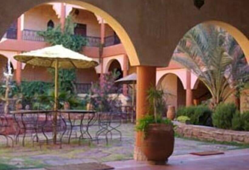 标准三人间, Kasbah Zitoune