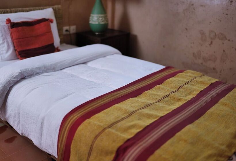 标准三人间, Kasbah Zitoune