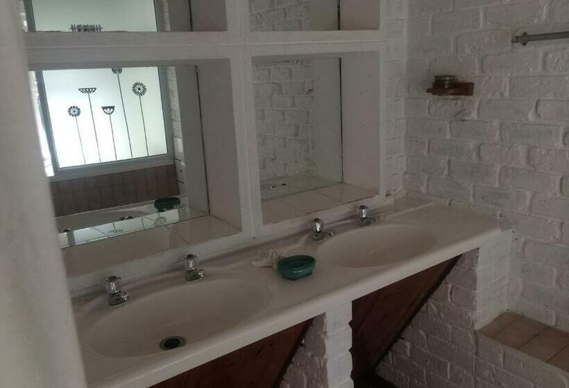 غرفة قياسية, Mopani Cottage