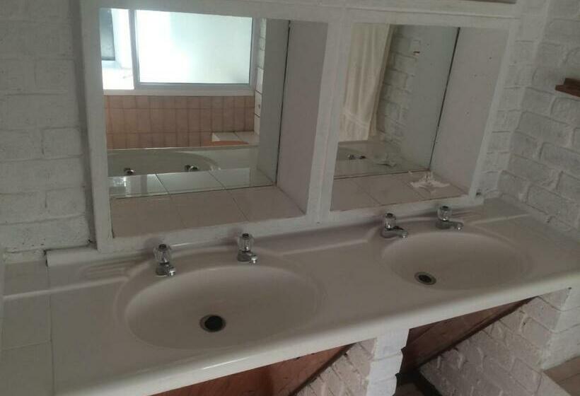 غرفة قياسية, Mopani Cottage