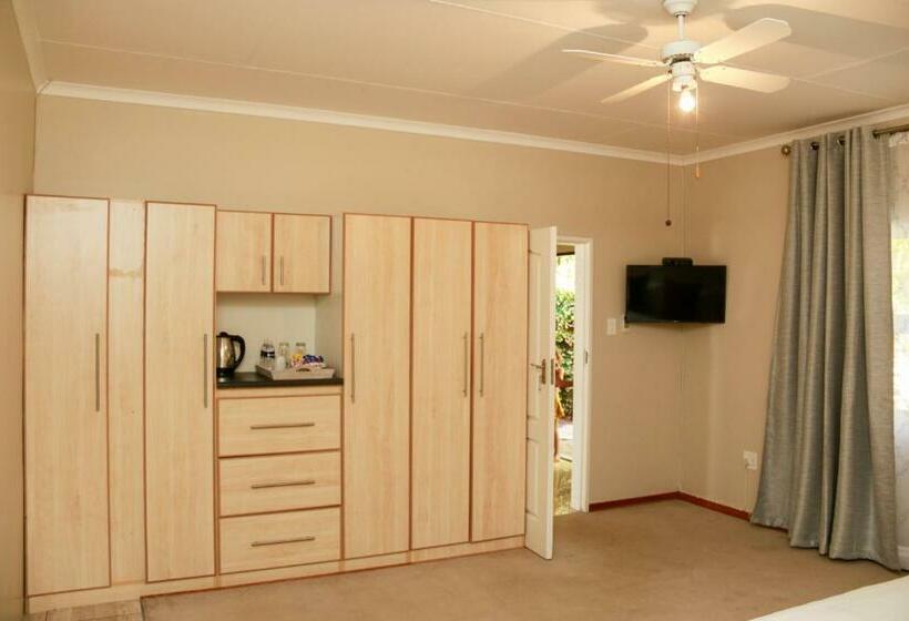 デラックスルーム, Poetry Guestrooms