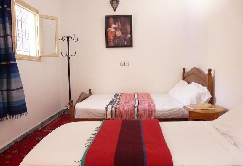 اتاق استاندارد سه نفره, Riad Taddert