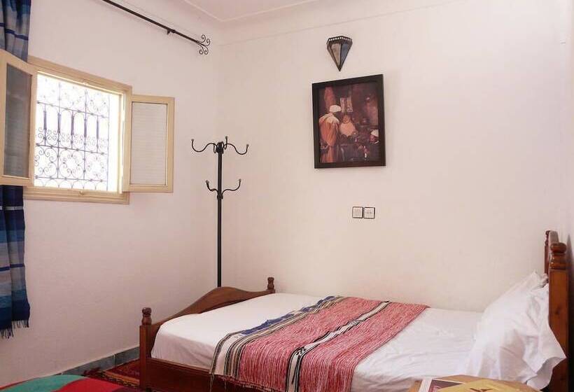 اتاق استاندارد سه نفره, Riad Taddert