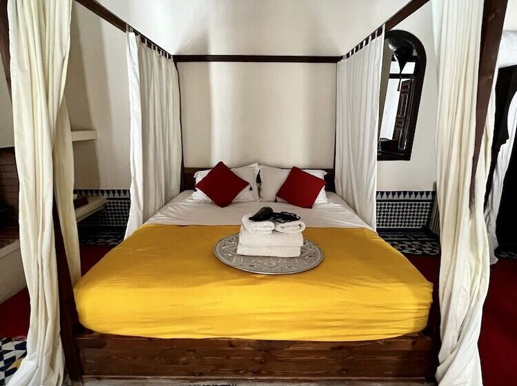سوییت, Riad Tizwa Fes
