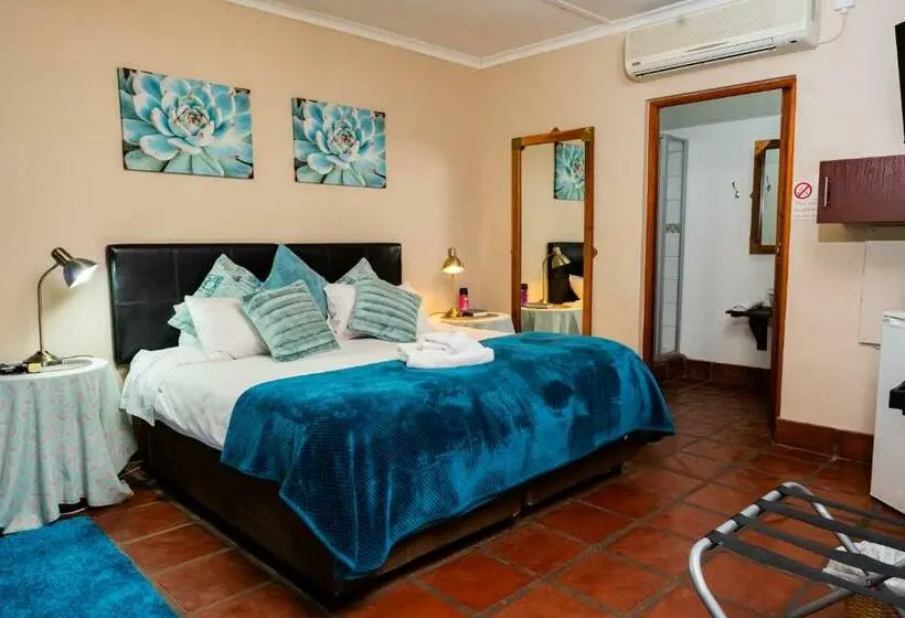 Perhehuone, Riverbank Lodge