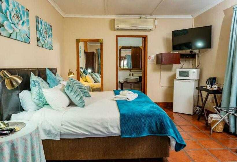 غرفة عائلية, Riverbank Lodge
