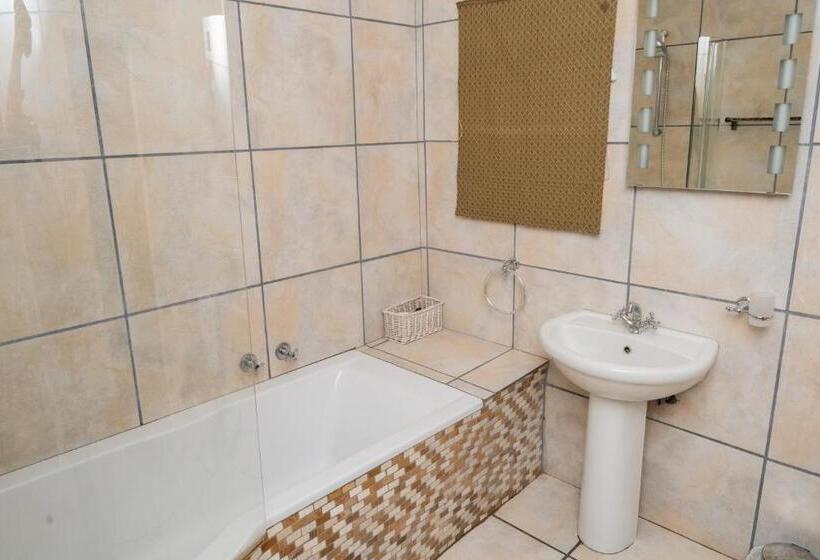 标准间, Riverbank Lodge