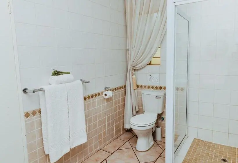 اتاق یک تخته با چشمانداز باغ, Boubou Bed And Breakfast