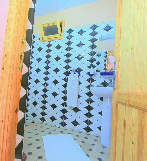 Economy Triple Room, Dar Imperial Aremd