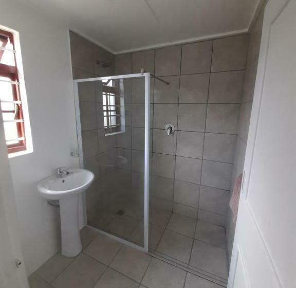 اتاق استاندارد, Baron's Palace