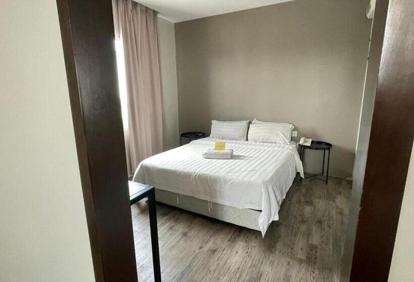 带大床的标准间, Chariton Hotel Butterworth