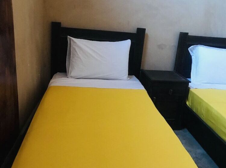 اتاق استاندارد چهار تخته, Kasbah Ennakb