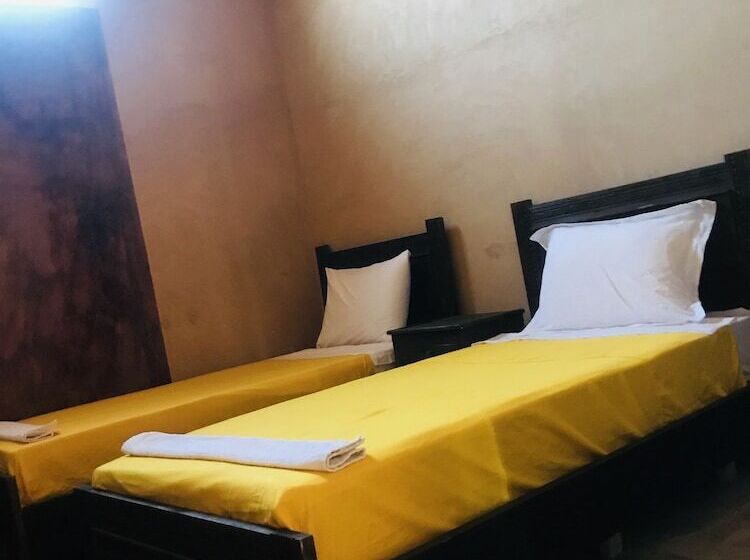 اتاق استاندارد چهار تخته, Kasbah Ennakb