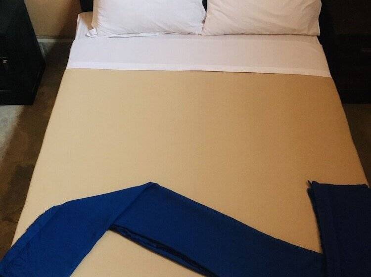 اتاق استاندارد چهار تخته, Kasbah Ennakb