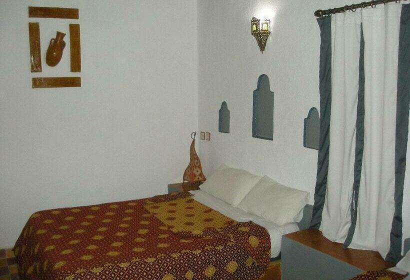 غرفة قياسية رباعية, Les Portes Du Desert