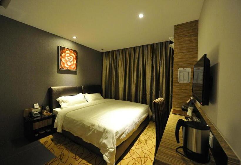 חדר דחוקס עם מיטת קינג, Milano