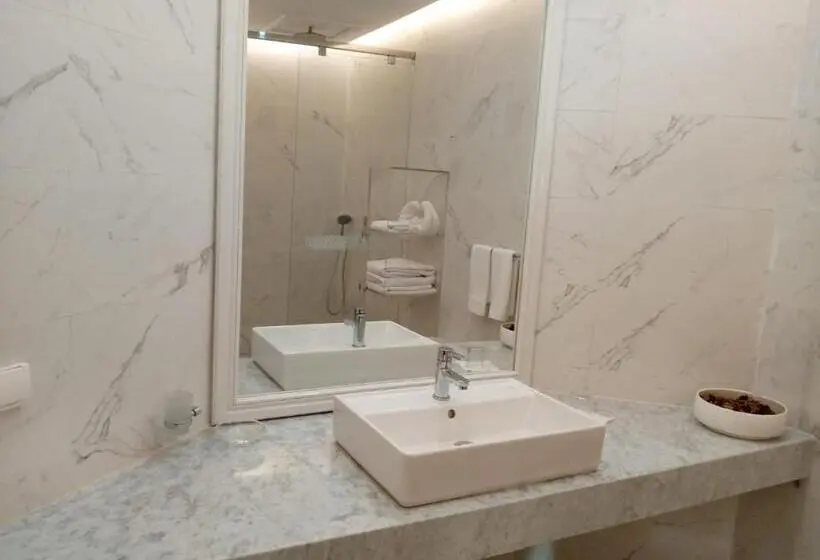 سوئیت جونیور با چشم‌انداز باغ, Parador
