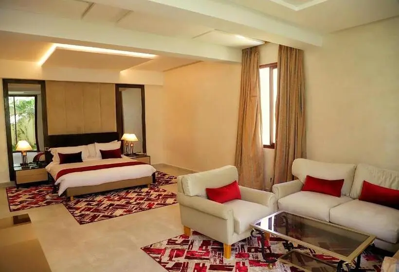 سوئیت جونیور با چشم‌انداز باغ, Parador