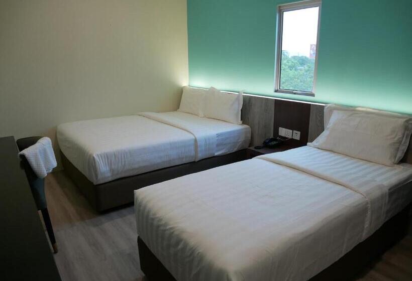 חדר משפחתי, Pantai Regal City