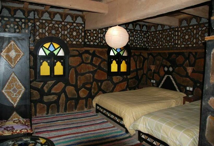 اتاق اکونومی, Rose Du Sable