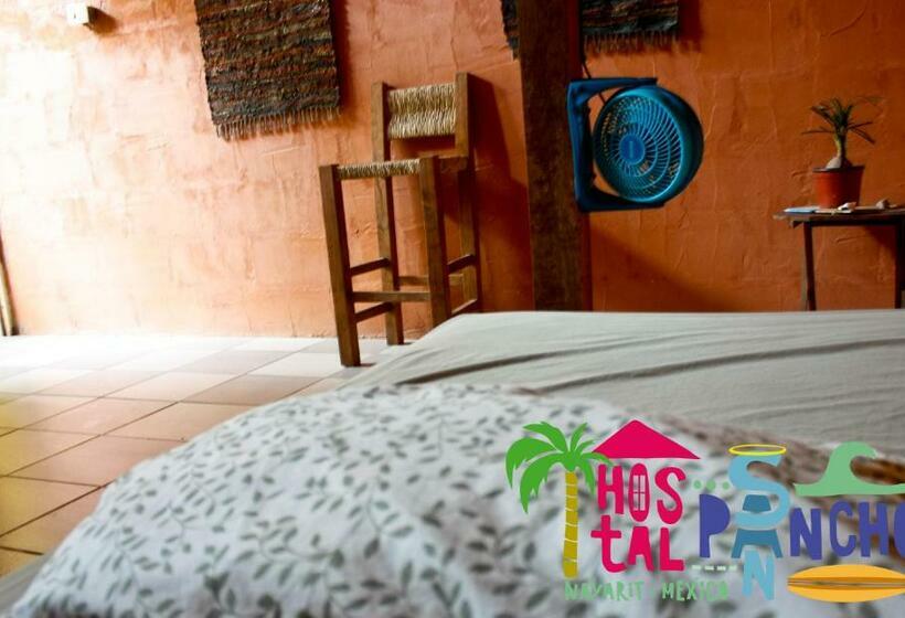 غرفة قياسية سرير بطابقين مزودة بحمام مشترك, Hostal San Pancho