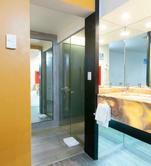 스탠다드 룸 킹사이즈 침대, Harare