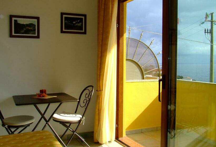 غرفة عائلية كلاسيكية, La Playa