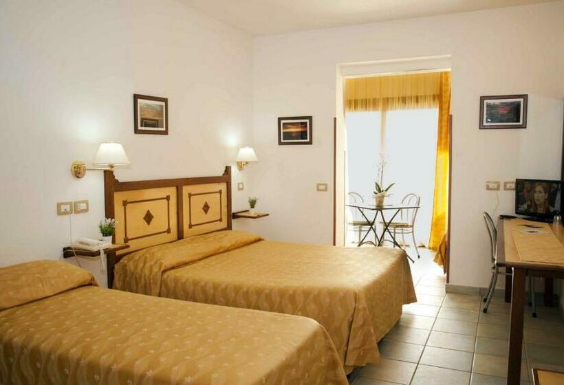 غرفة عائلية كلاسيكية, La Playa