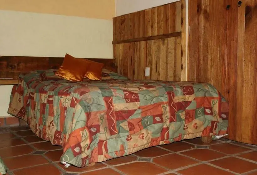 Standard Kolmen Hengen Huone, La Vieja Casona