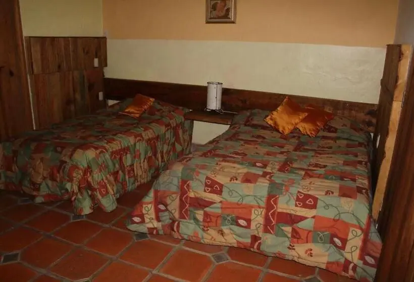 Standard Kolmen Hengen Huone, La Vieja Casona