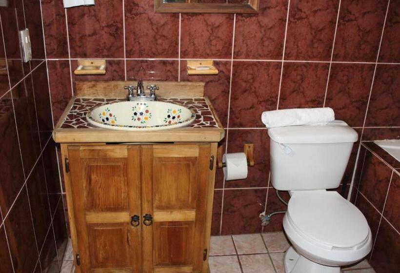 جناح جونيور مزوَّد بتراس, La Vieja Casona